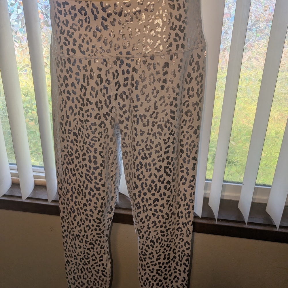 Fabletics Yoga/Exercise Set - Picture 2 of 5